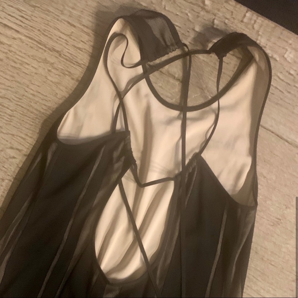 Elizabeth & James Talla Midi Dress. - Picture 5 of 7